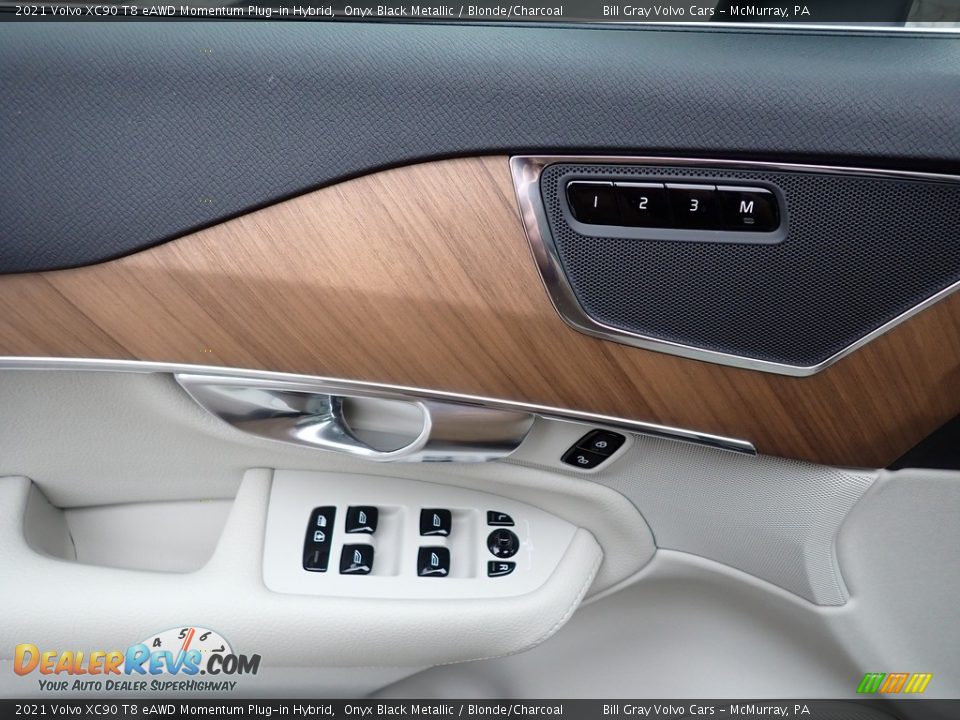 Door Panel of 2021 Volvo XC90 T8 eAWD Momentum Plug-in Hybrid Photo #10