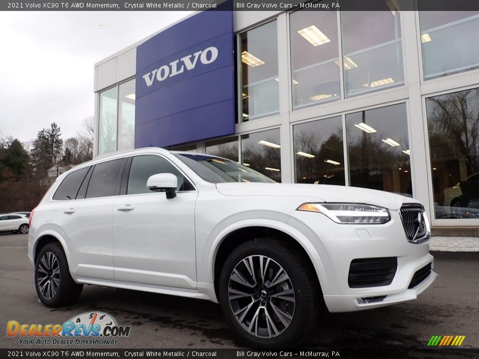 Front 3/4 View of 2021 Volvo XC90 T6 AWD Momentum Photo #1