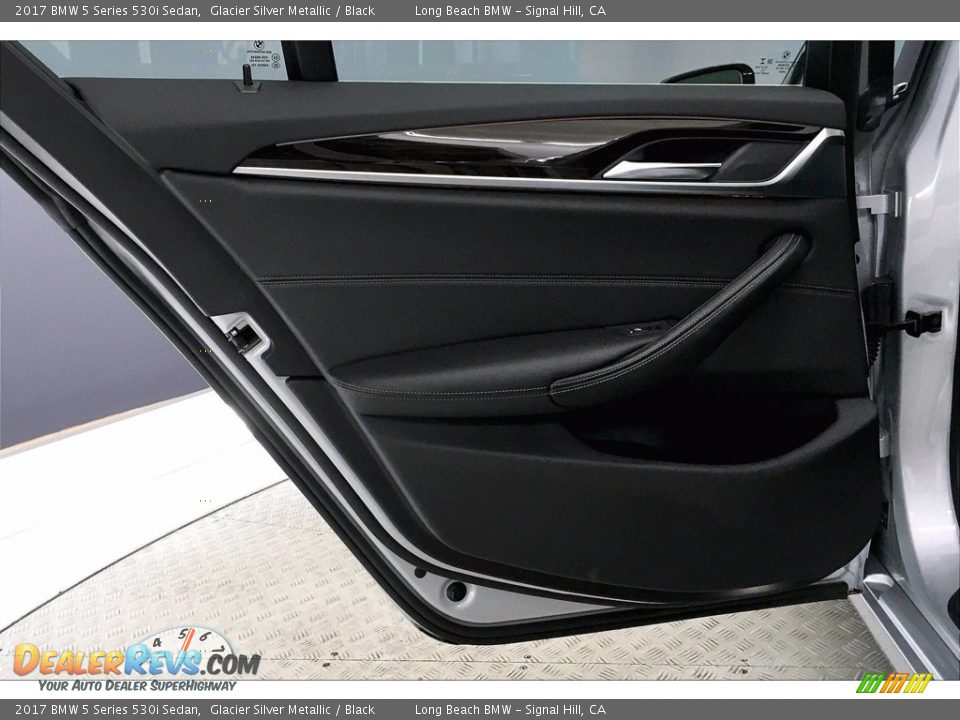 2017 BMW 5 Series 530i Sedan Glacier Silver Metallic / Black Photo #25
