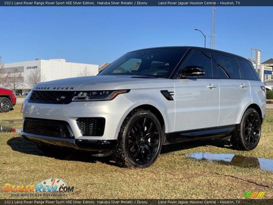 Front 3/4 View of 2021 Land Rover Range Rover Sport HSE Silver Edition Photo #2