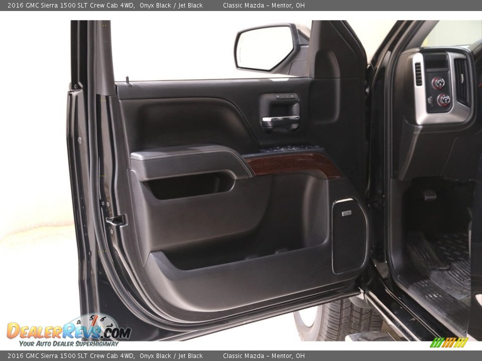 Door Panel of 2016 GMC Sierra 1500 SLT Crew Cab 4WD Photo #4
