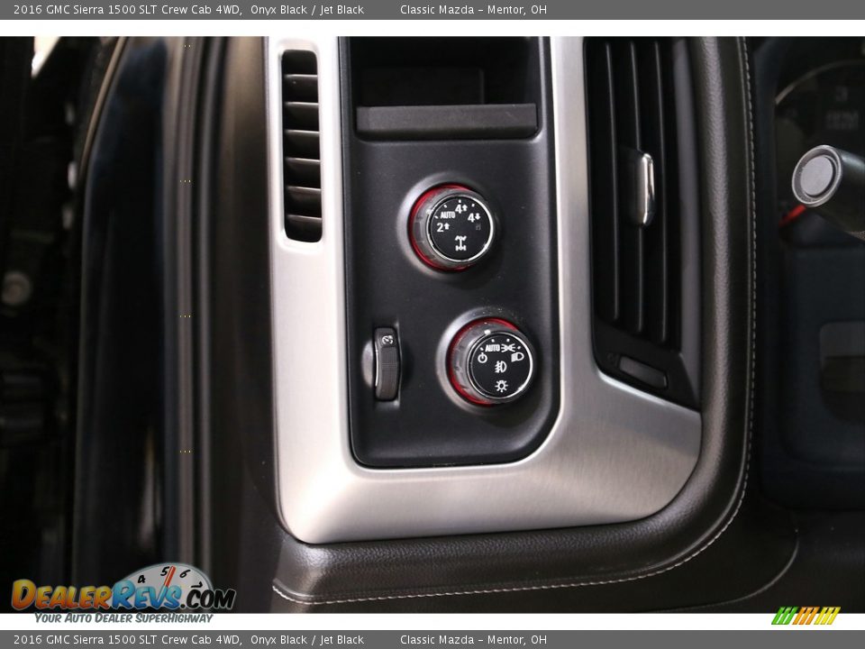 Controls of 2016 GMC Sierra 1500 SLT Crew Cab 4WD Photo #6