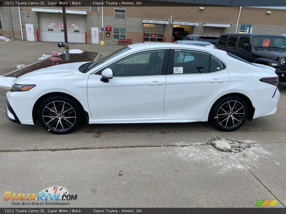 2021 Toyota Camry SE Super White / Black Photo #1