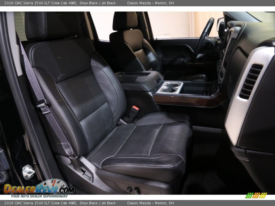Front Seat of 2016 GMC Sierra 1500 SLT Crew Cab 4WD Photo #18