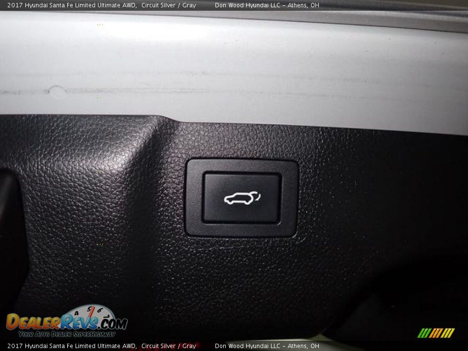 2017 Hyundai Santa Fe Limited Ultimate AWD Circuit Silver / Gray Photo #15