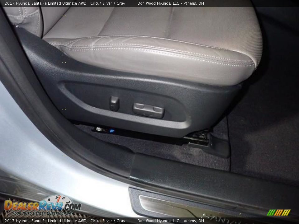 2017 Hyundai Santa Fe Limited Ultimate AWD Circuit Silver / Gray Photo #27