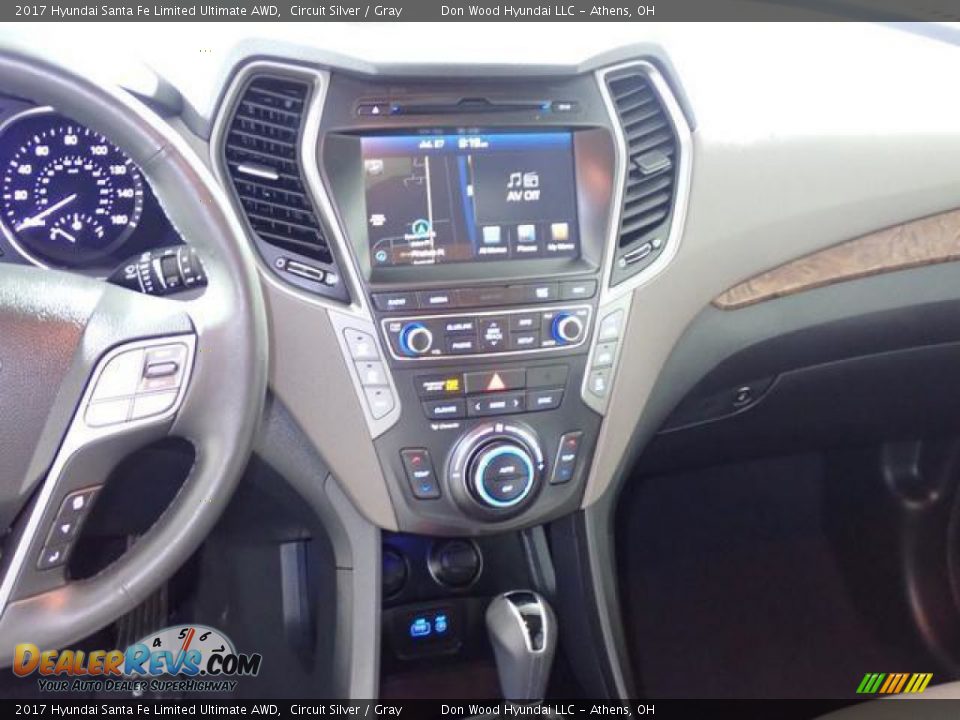 2017 Hyundai Santa Fe Limited Ultimate AWD Circuit Silver / Gray Photo #32