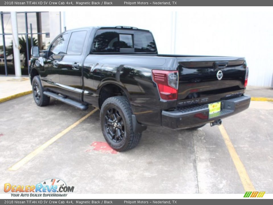 2018 Nissan TITAN XD SV Crew Cab 4x4 Magnetic Black / Black Photo #6