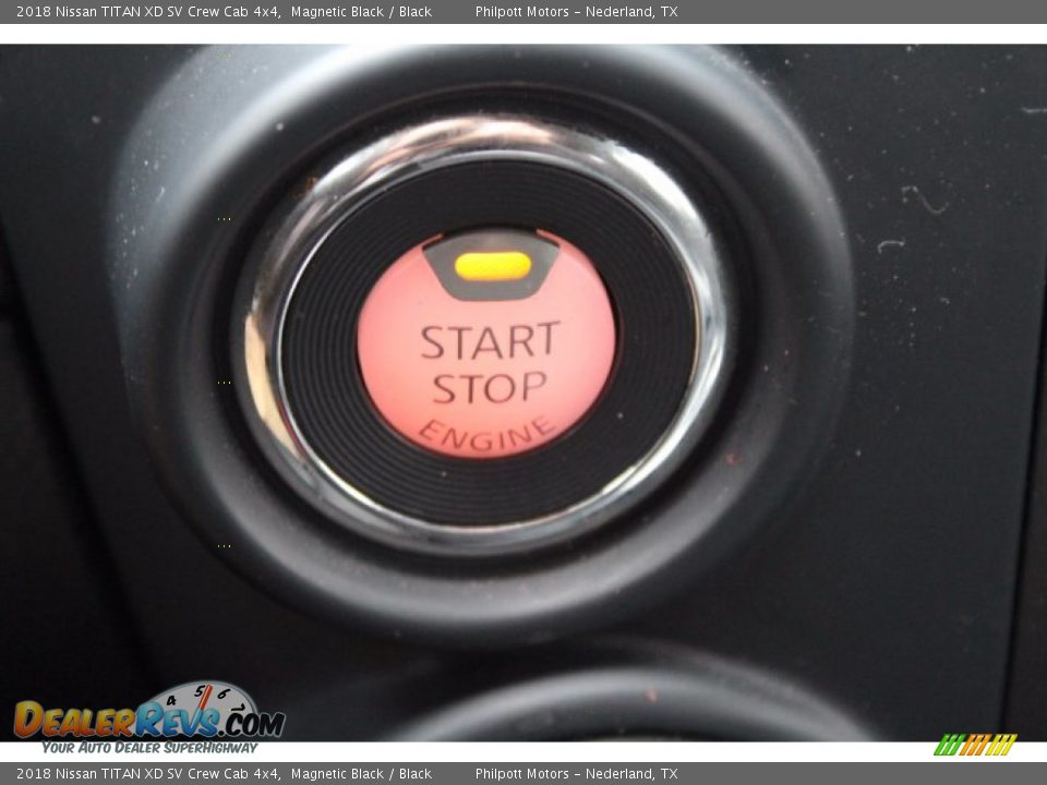 2018 Nissan TITAN XD SV Crew Cab 4x4 Magnetic Black / Black Photo #17