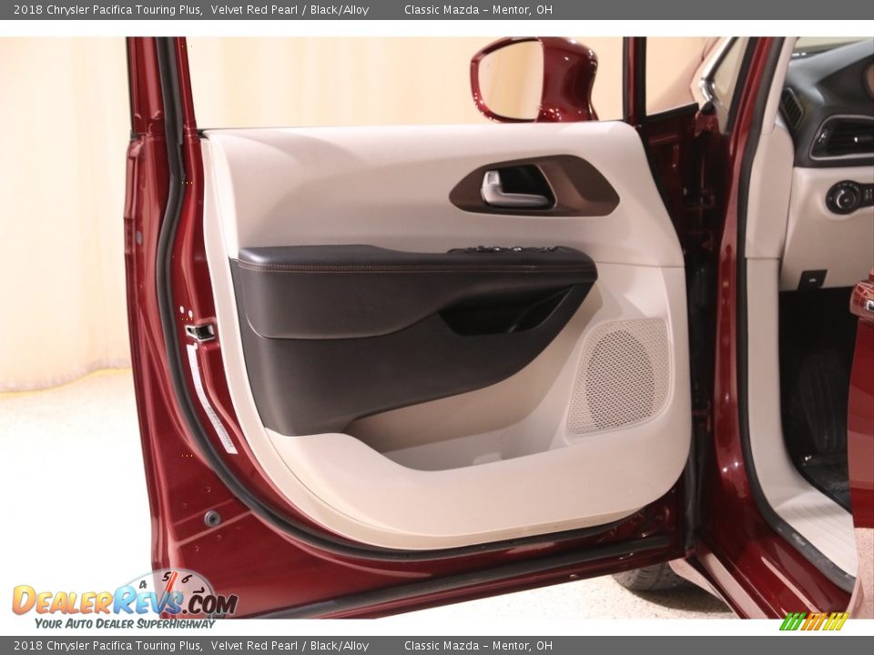 2018 Chrysler Pacifica Touring Plus Velvet Red Pearl / Black/Alloy Photo #4