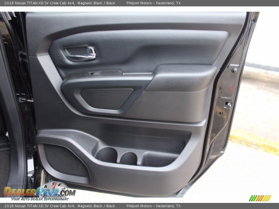 2018 Nissan TITAN XD SV Crew Cab 4x4 Magnetic Black / Black Photo #24
