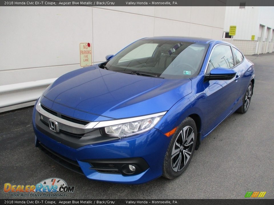 Front 3/4 View of 2018 Honda Civic EX-T Coupe Photo #9