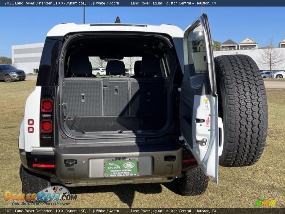 2021 Land Rover Defender 110 X-Dynamic SE Fuji White / Acorn Photo #31