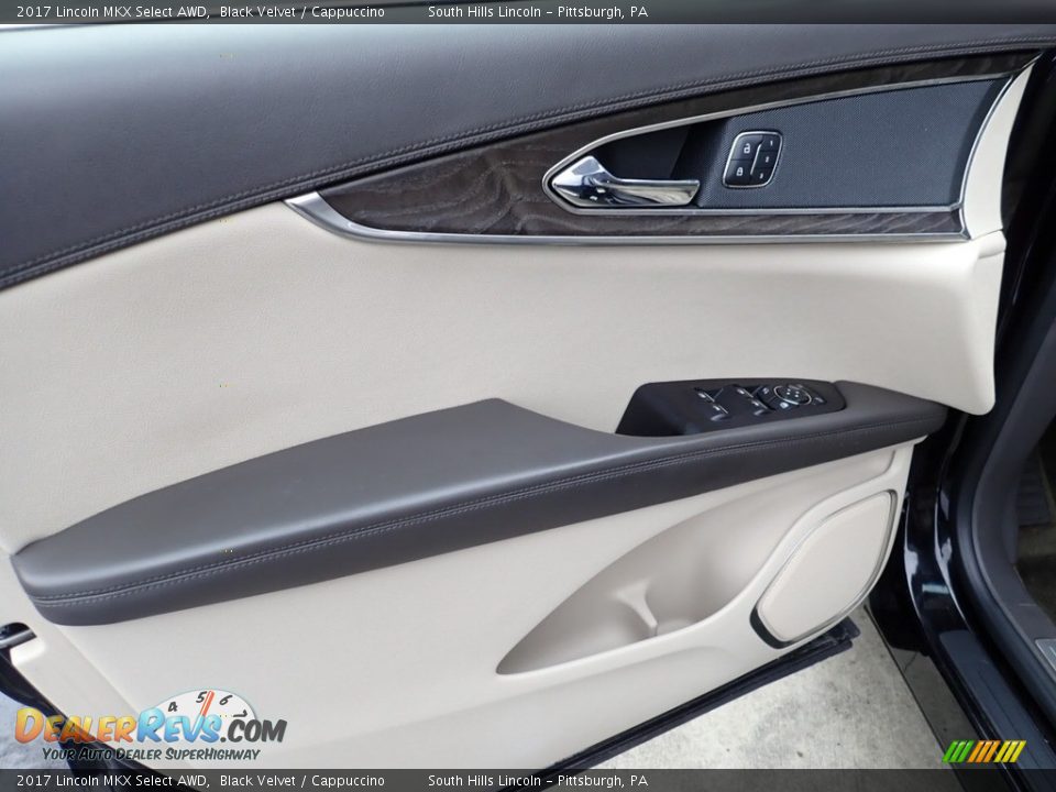 Door Panel of 2017 Lincoln MKX Select AWD Photo #18