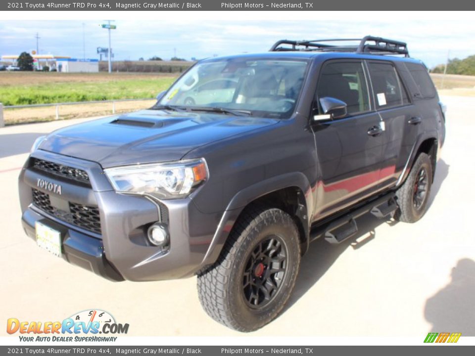 Front 3/4 View of 2021 Toyota 4Runner TRD Pro 4x4 Photo #4