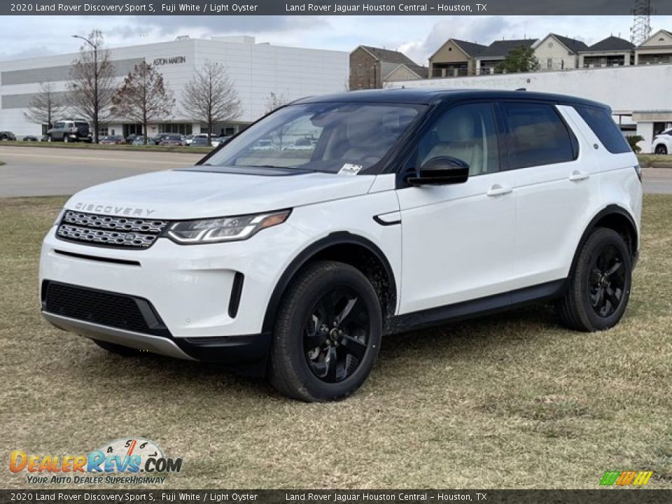 Front 3/4 View of 2020 Land Rover Discovery Sport S Photo #2