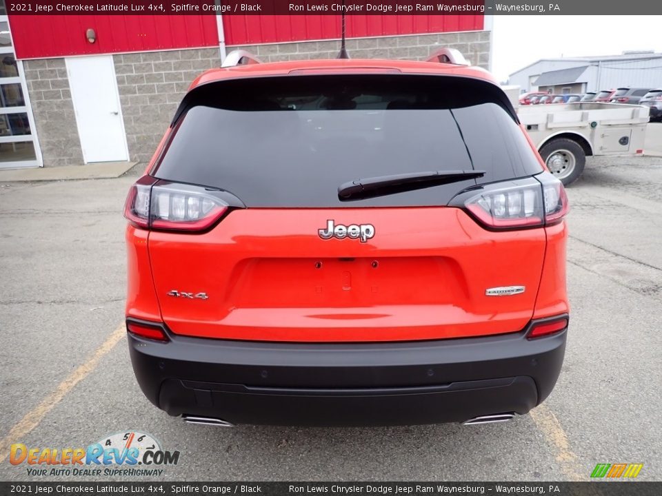 2021 Jeep Cherokee Latitude Lux 4x4 Spitfire Orange / Black Photo #5