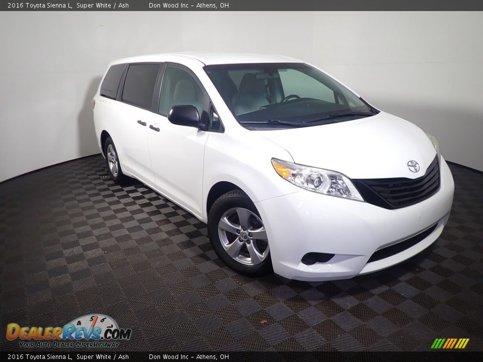 2016 Toyota Sienna L Super White / Ash Photo #3