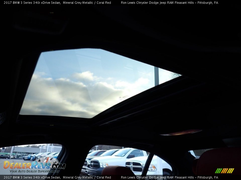 Sunroof of 2017 BMW 3 Series 340i xDrive Sedan Photo #16