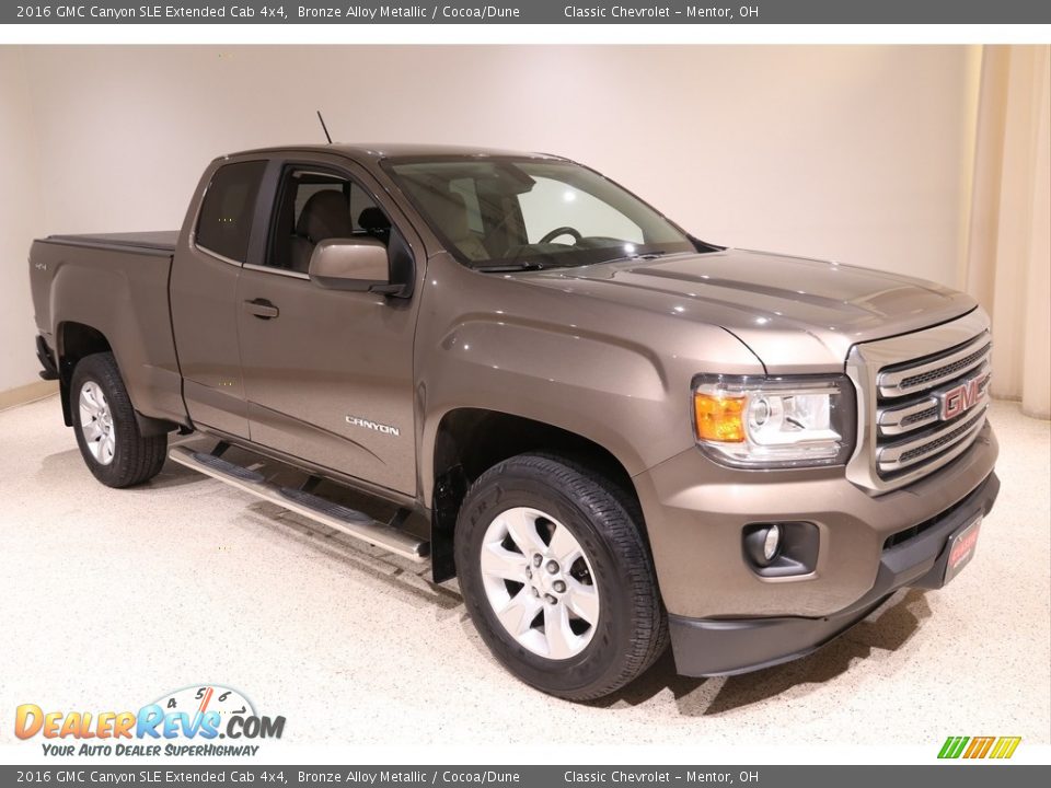 Front 3/4 View of 2016 GMC Canyon SLE Extended Cab 4x4 Photo #1