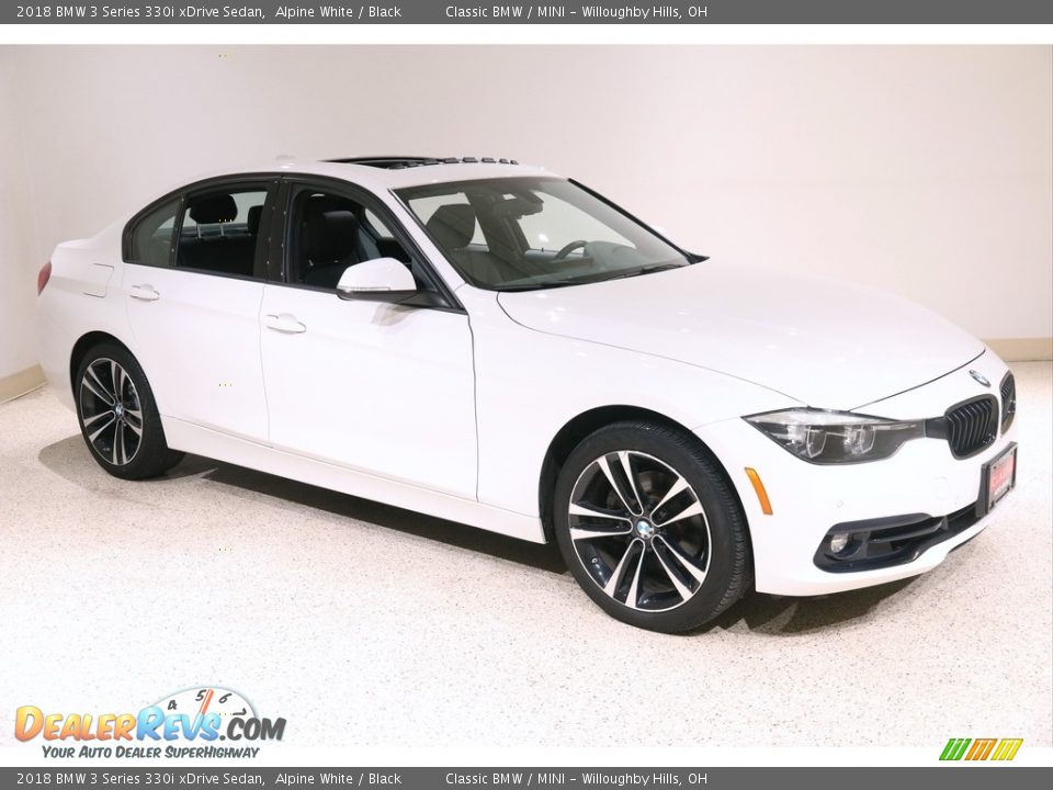 2018 BMW 3 Series 330i xDrive Sedan Alpine White / Black Photo #1