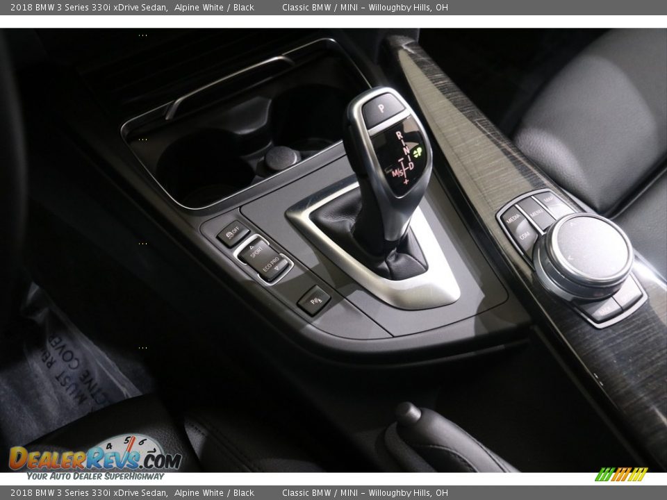 2018 BMW 3 Series 330i xDrive Sedan Alpine White / Black Photo #16