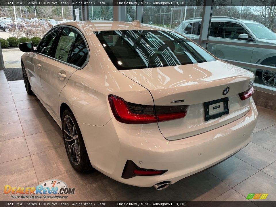 2021 BMW 3 Series 330i xDrive Sedan Alpine White / Black Photo #2