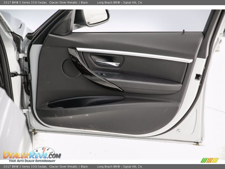 2017 BMW 3 Series 330i Sedan Glacier Silver Metallic / Black Photo #24