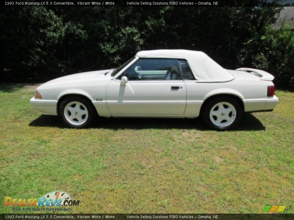 1993 Ford Mustang LX 5.0 Convertible Vibrant White / White Photo #8