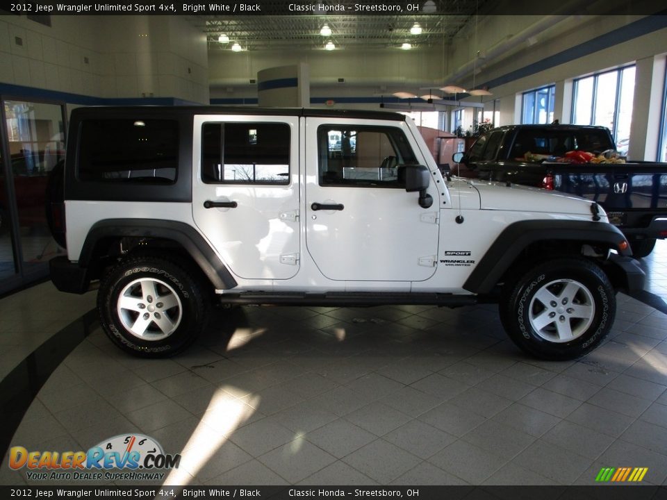 2012 Jeep Wrangler Unlimited Sport 4x4 Bright White / Black Photo #4