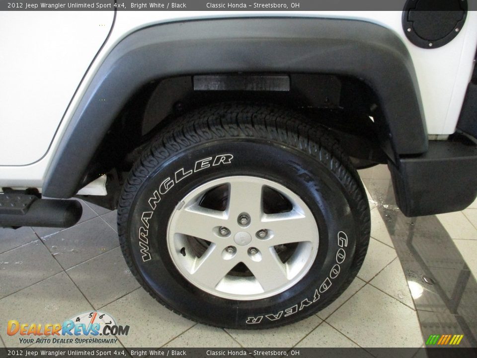 2012 Jeep Wrangler Unlimited Sport 4x4 Bright White / Black Photo #10