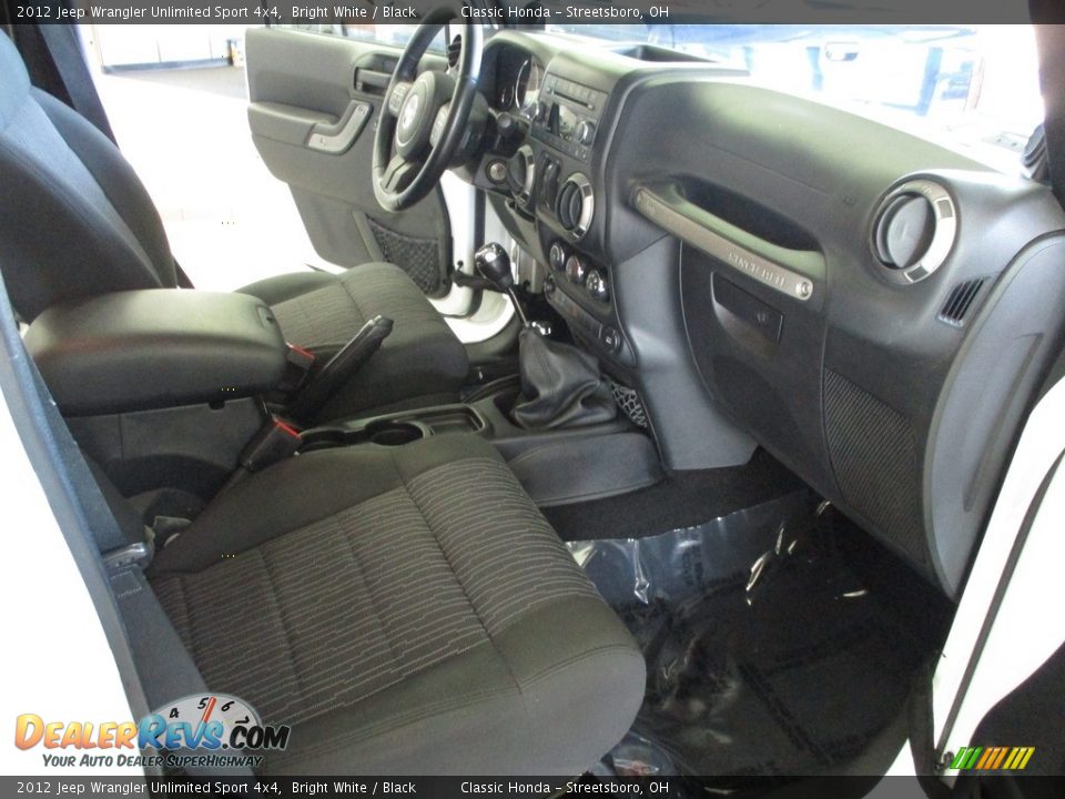 2012 Jeep Wrangler Unlimited Sport 4x4 Bright White / Black Photo #17