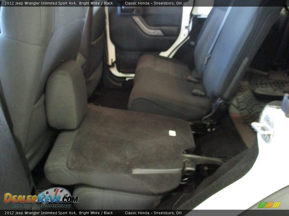 2012 Jeep Wrangler Unlimited Sport 4x4 Bright White / Black Photo #25