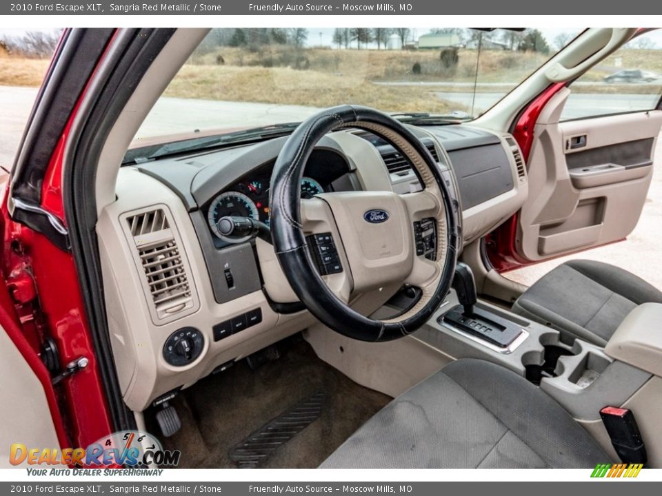 2010 Ford Escape XLT Sangria Red Metallic / Stone Photo #19