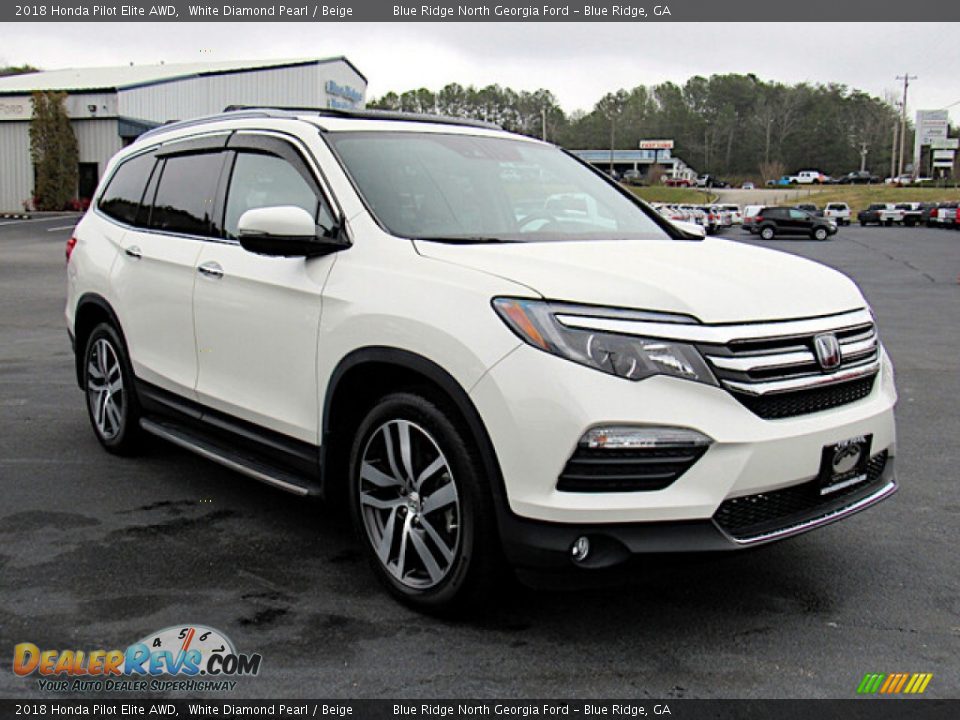 Front 3/4 View of 2018 Honda Pilot Elite AWD Photo #7