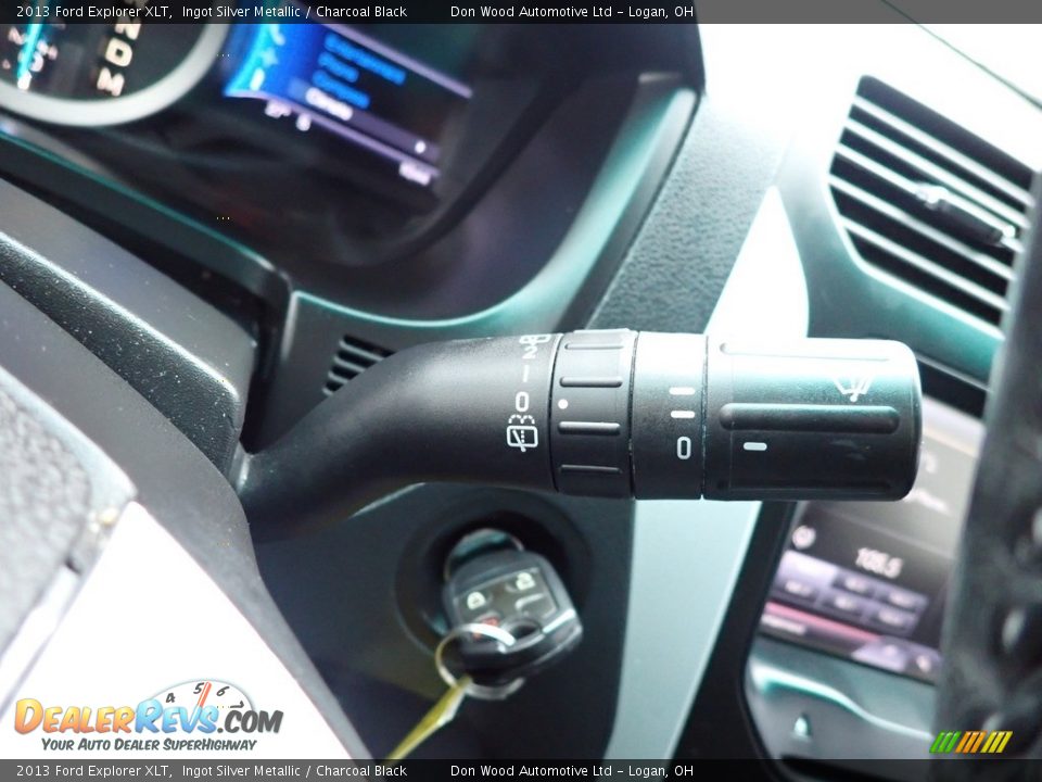 2013 Ford Explorer XLT Ingot Silver Metallic / Charcoal Black Photo #28