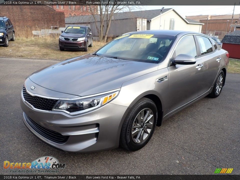 Front 3/4 View of 2018 Kia Optima LX 1.6T Photo #5