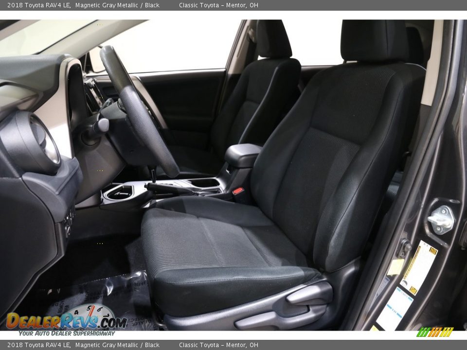 2018 Toyota RAV4 LE Magnetic Gray Metallic / Black Photo #5
