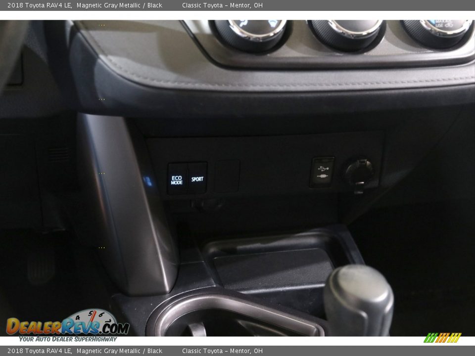 2018 Toyota RAV4 LE Magnetic Gray Metallic / Black Photo #12