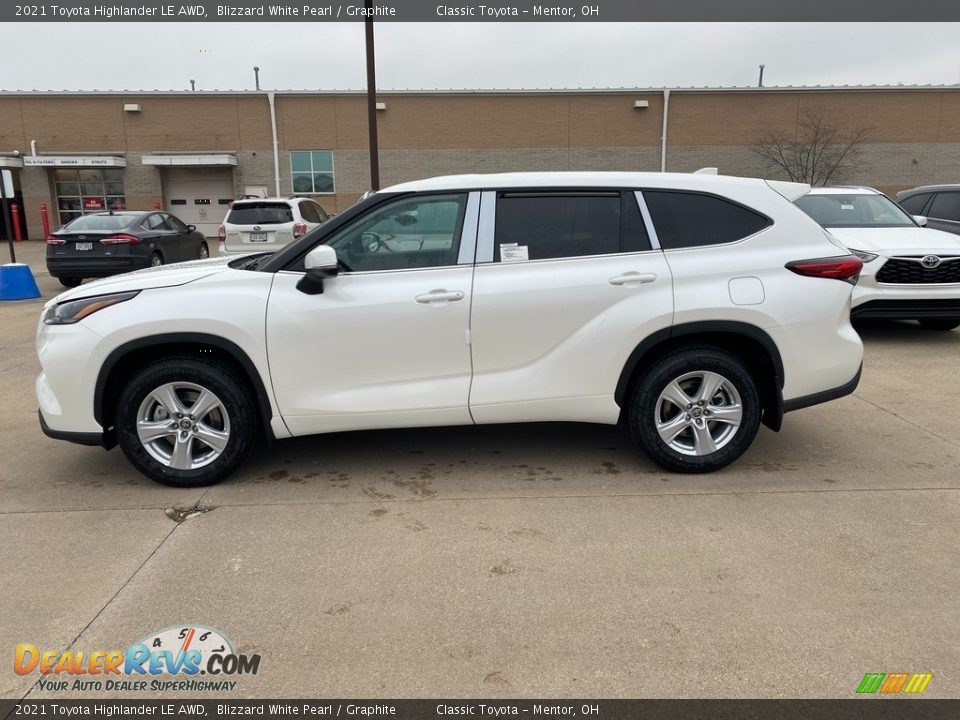 2021 Toyota Highlander LE AWD Blizzard White Pearl / Graphite Photo #1