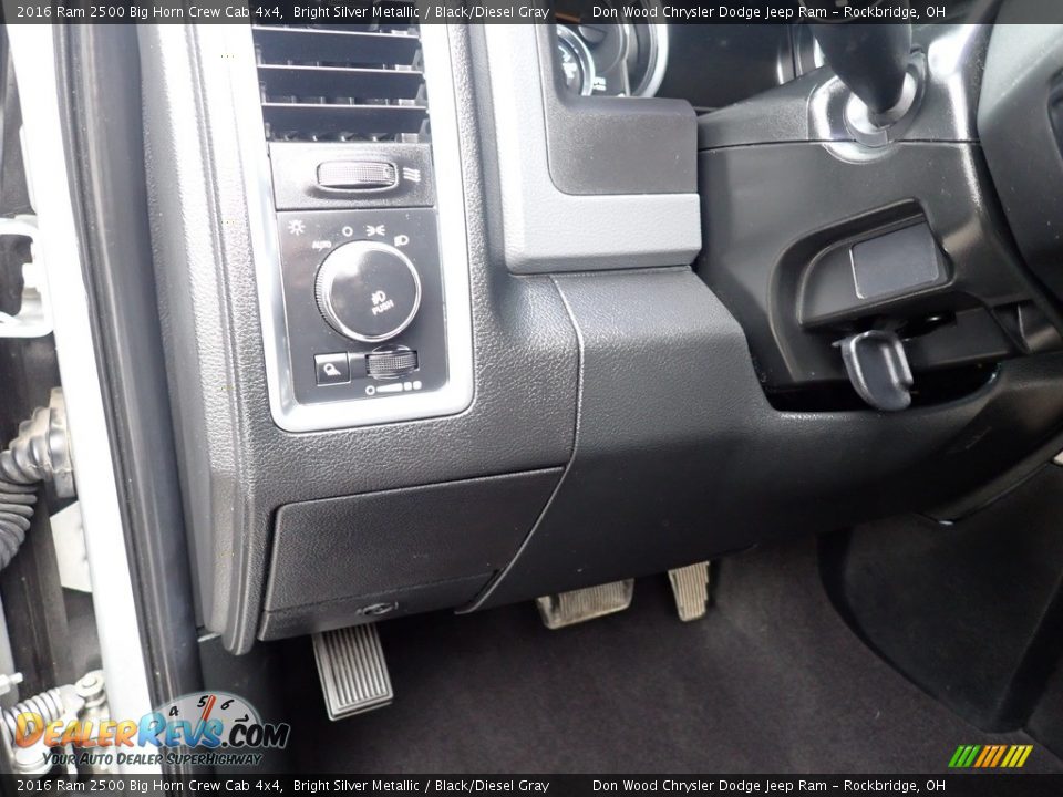 Controls of 2016 Ram 2500 Big Horn Crew Cab 4x4 Photo #20