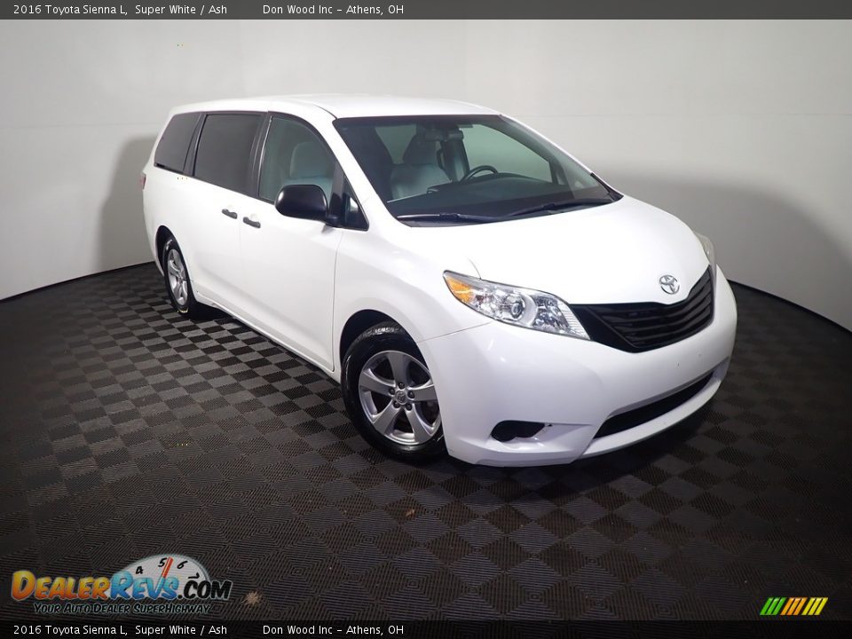 2016 Toyota Sienna L Super White / Ash Photo #3
