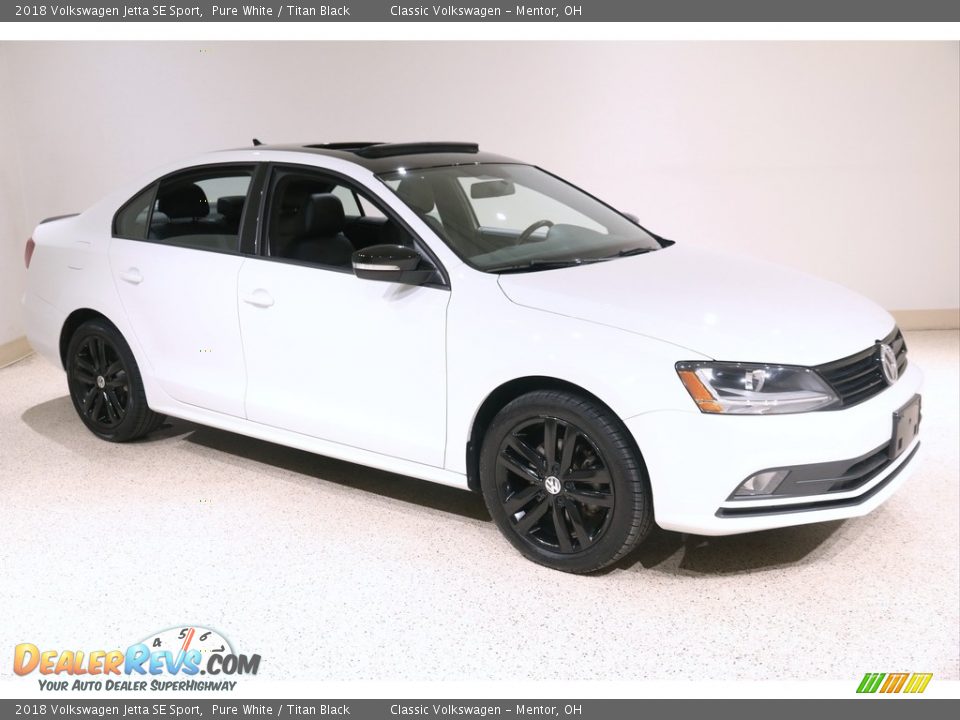Front 3/4 View of 2018 Volkswagen Jetta SE Sport Photo #1