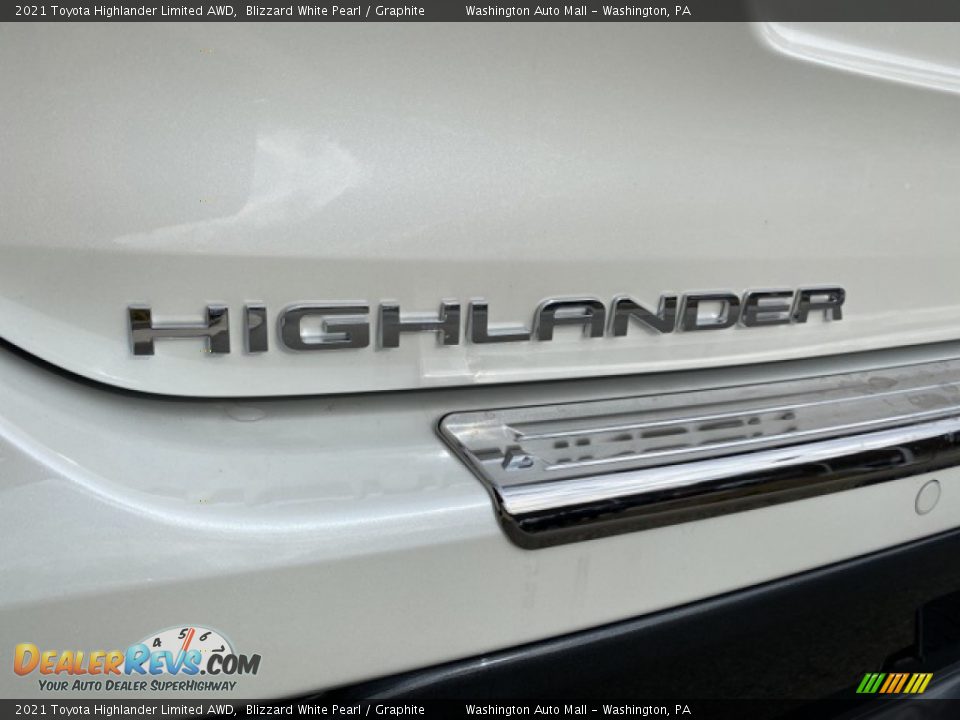 2021 Toyota Highlander Limited AWD Blizzard White Pearl / Graphite Photo #26
