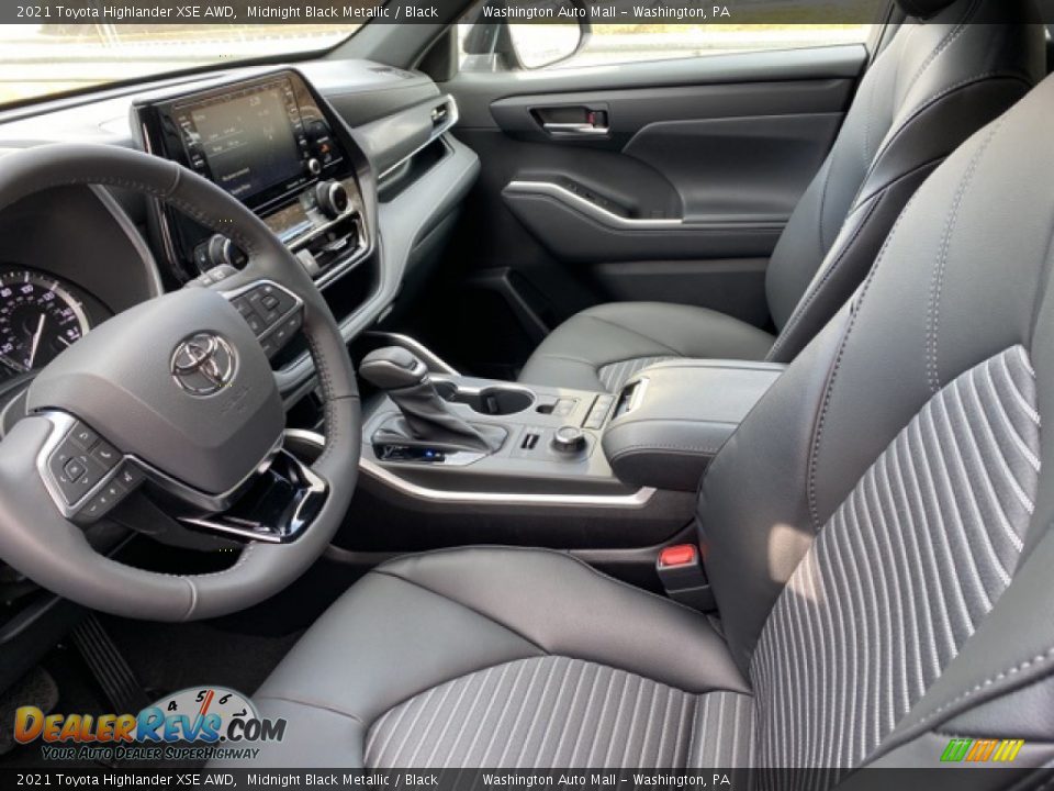 Front Seat of 2021 Toyota Highlander XSE AWD Photo #4