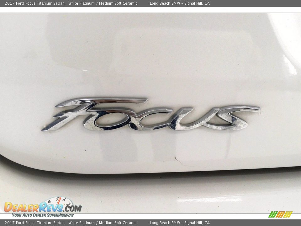 2017 Ford Focus Titanium Sedan White Platinum / Medium Soft Ceramic Photo #7