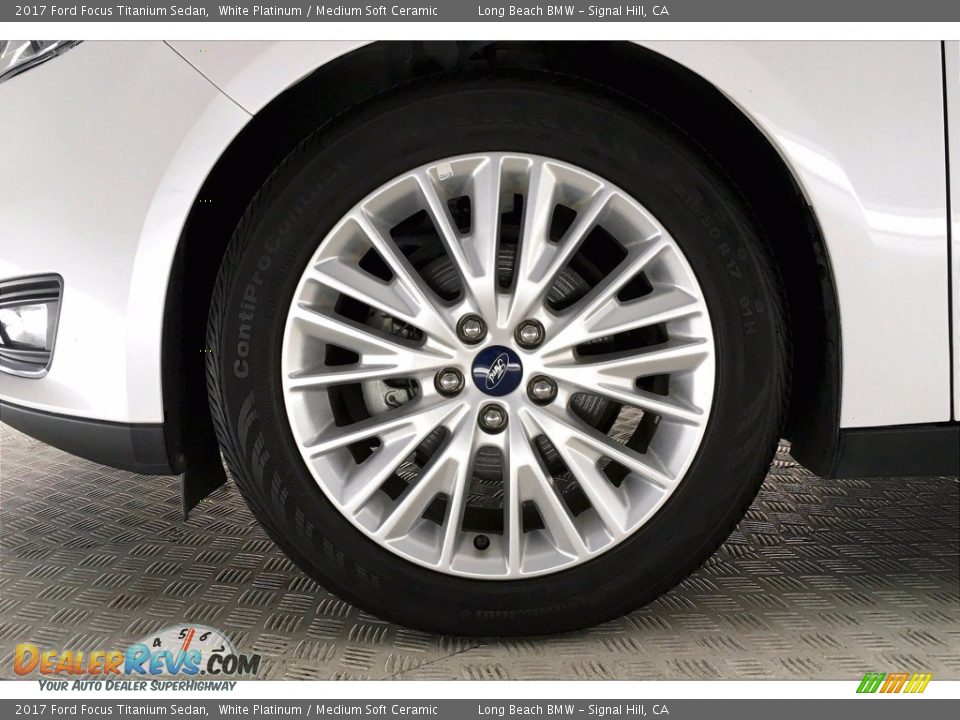 2017 Ford Focus Titanium Sedan White Platinum / Medium Soft Ceramic Photo #8