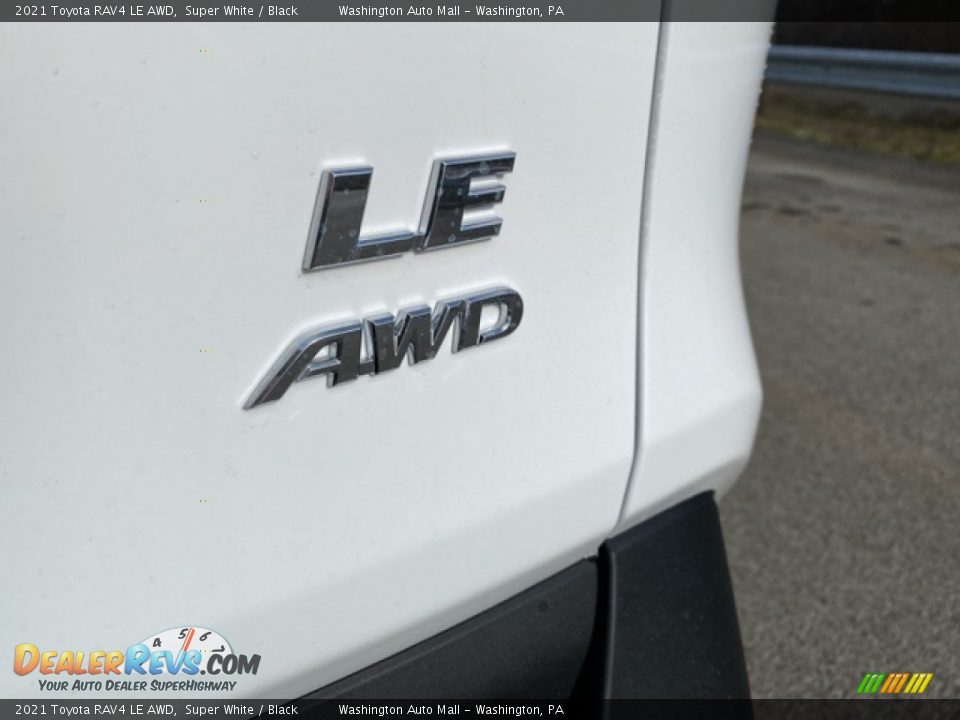 2021 Toyota RAV4 LE AWD Super White / Black Photo #21