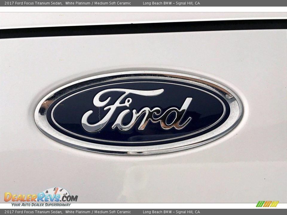 2017 Ford Focus Titanium Sedan White Platinum / Medium Soft Ceramic Photo #33