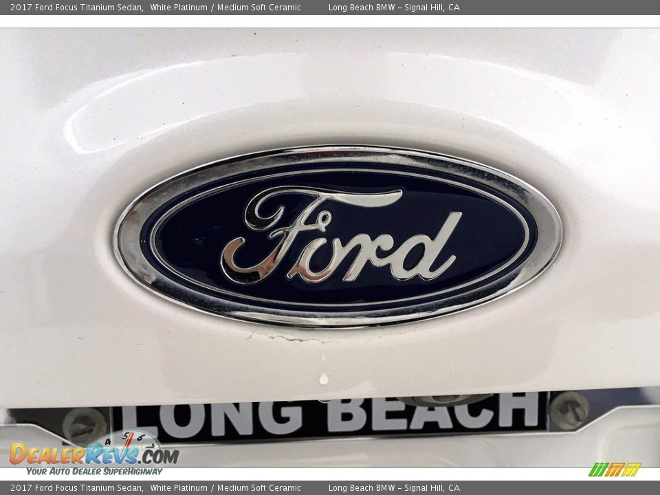 2017 Ford Focus Titanium Sedan White Platinum / Medium Soft Ceramic Photo #34